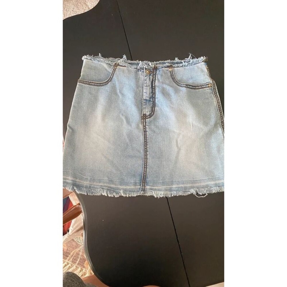 Younique Jeans Frayed Raw Hem Denim Mini Skirt Light Wash Women Size 7